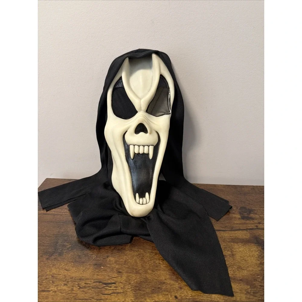 VTG 90s/Y2K Scream Mask Fun World, Vampire Ghost Face Glow-In-The-Dark 9206